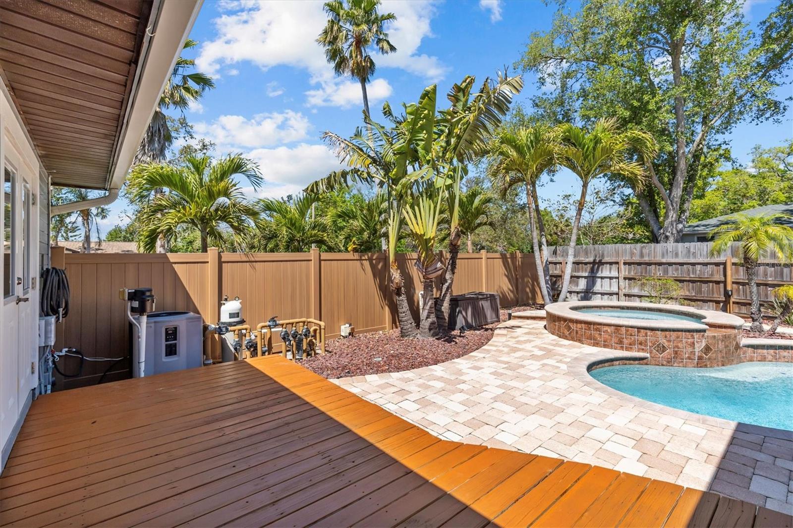 1330 GULFVIEW WOODS LN, TARPON SPRINGS, FL, 34689