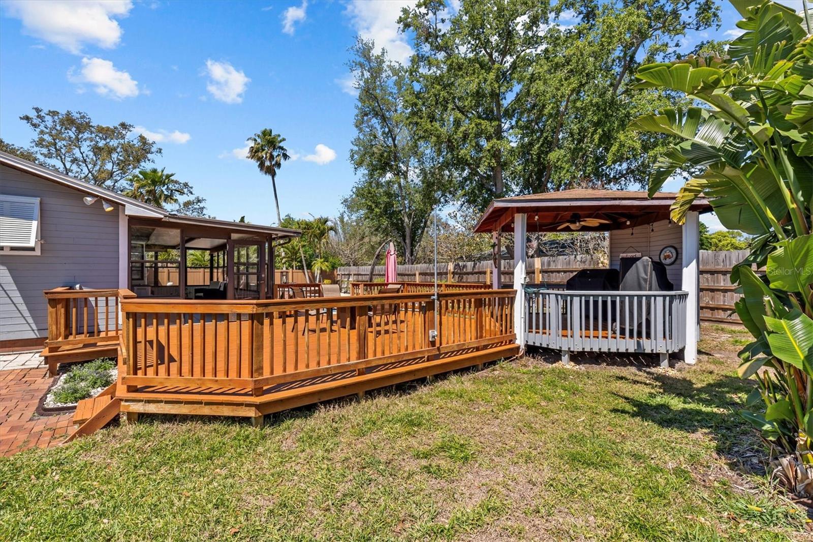 1330 GULFVIEW WOODS LN, TARPON SPRINGS, FL, 34689