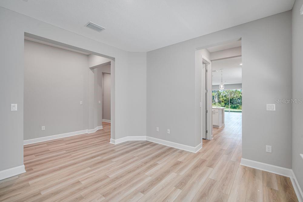 1702 TRAILHEAD LN, ZEPHYRHILLS, FL, 33541
