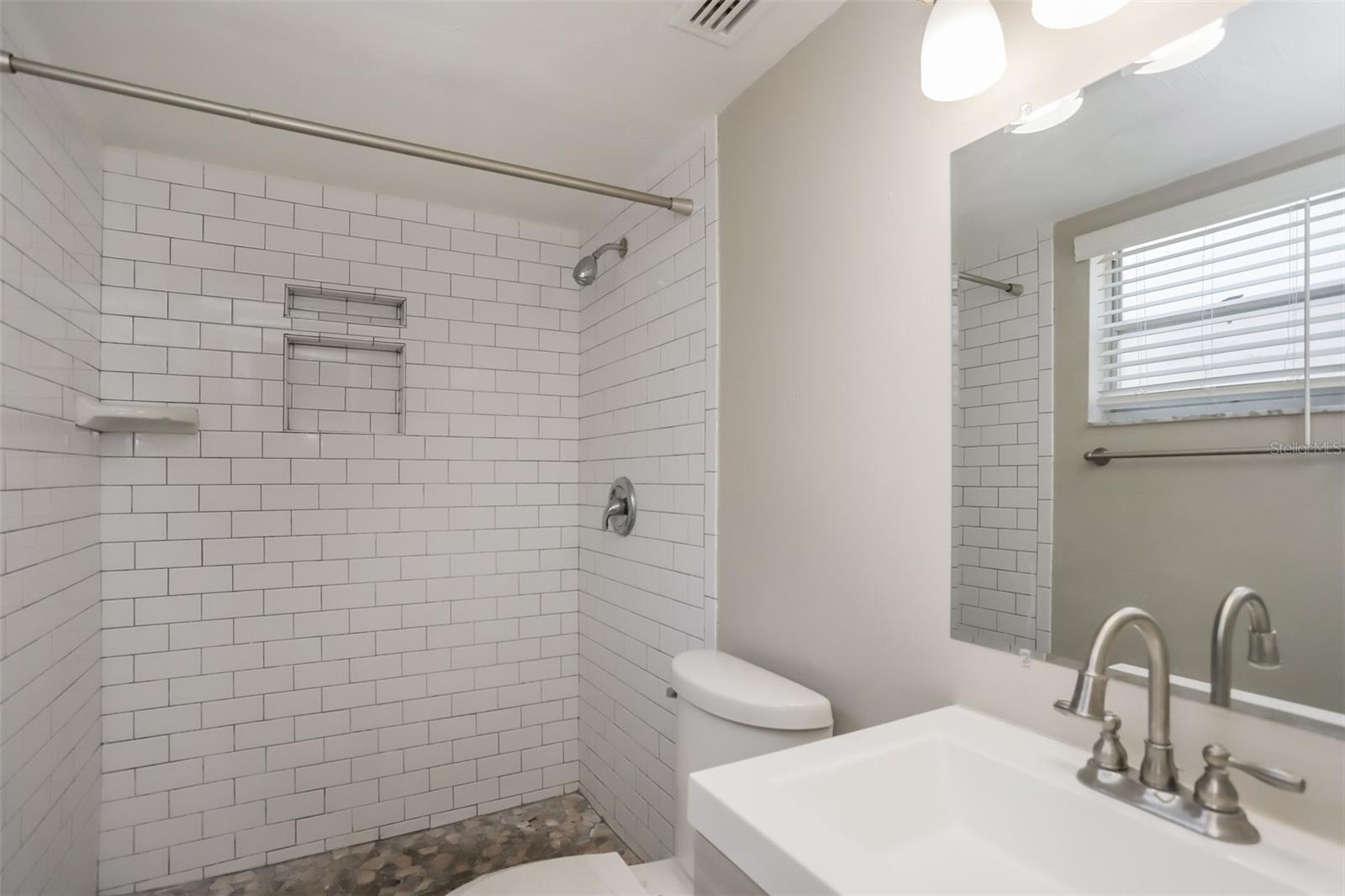 1827 MASSACHUSETTS AVE NE, ST PETERSBURG, FL, 33703