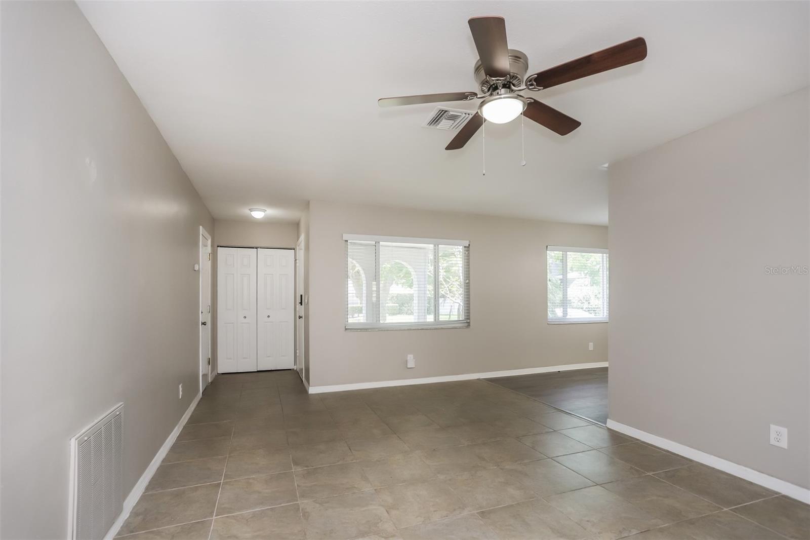 1827 MASSACHUSETTS AVE NE, ST PETERSBURG, FL, 33703