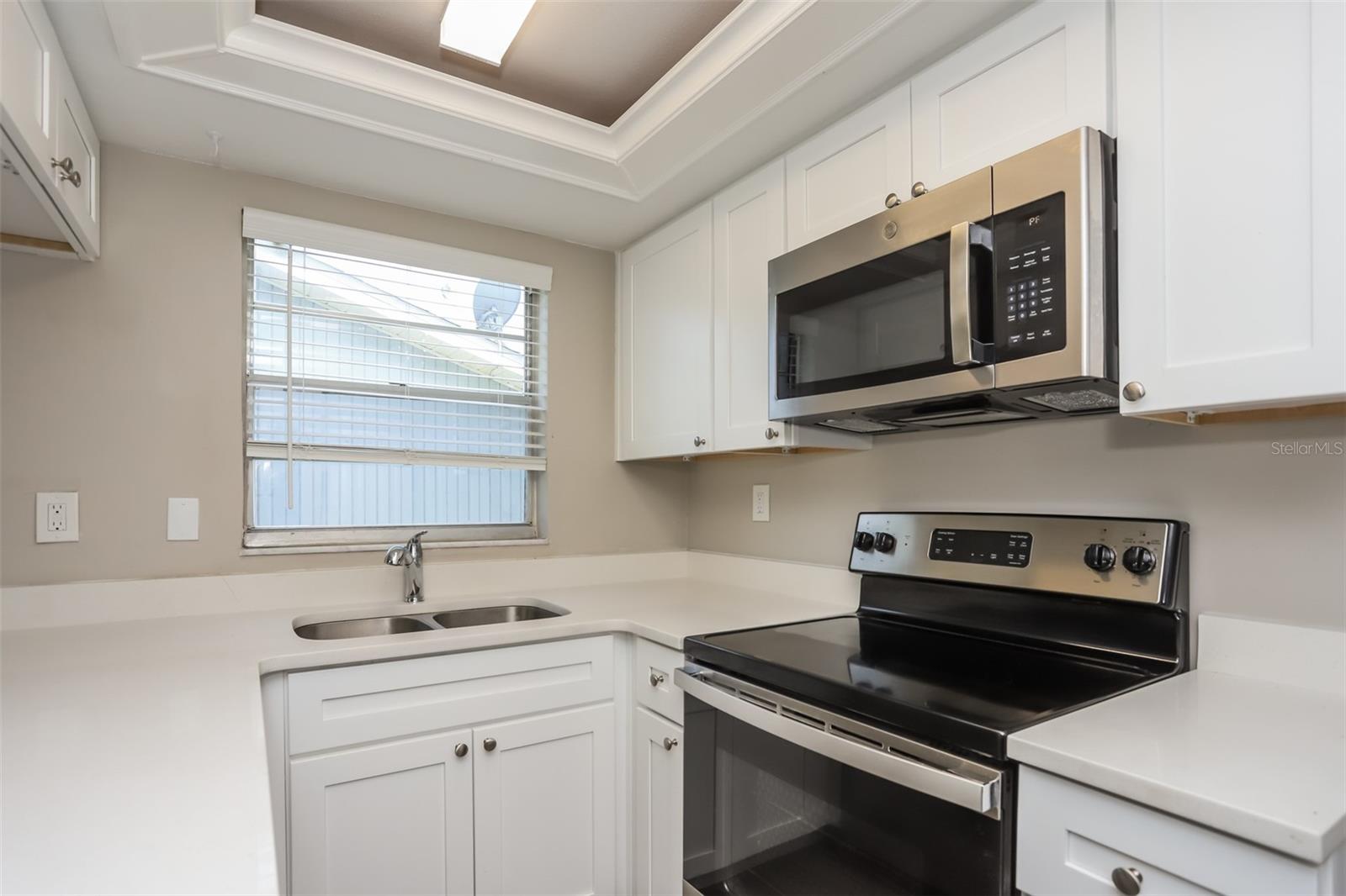1827 MASSACHUSETTS AVE NE, ST PETERSBURG, FL, 33703
