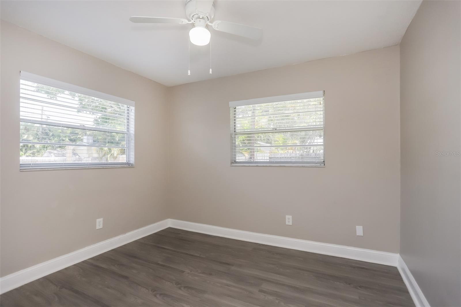 1827 MASSACHUSETTS AVE NE, ST PETERSBURG, FL, 33703