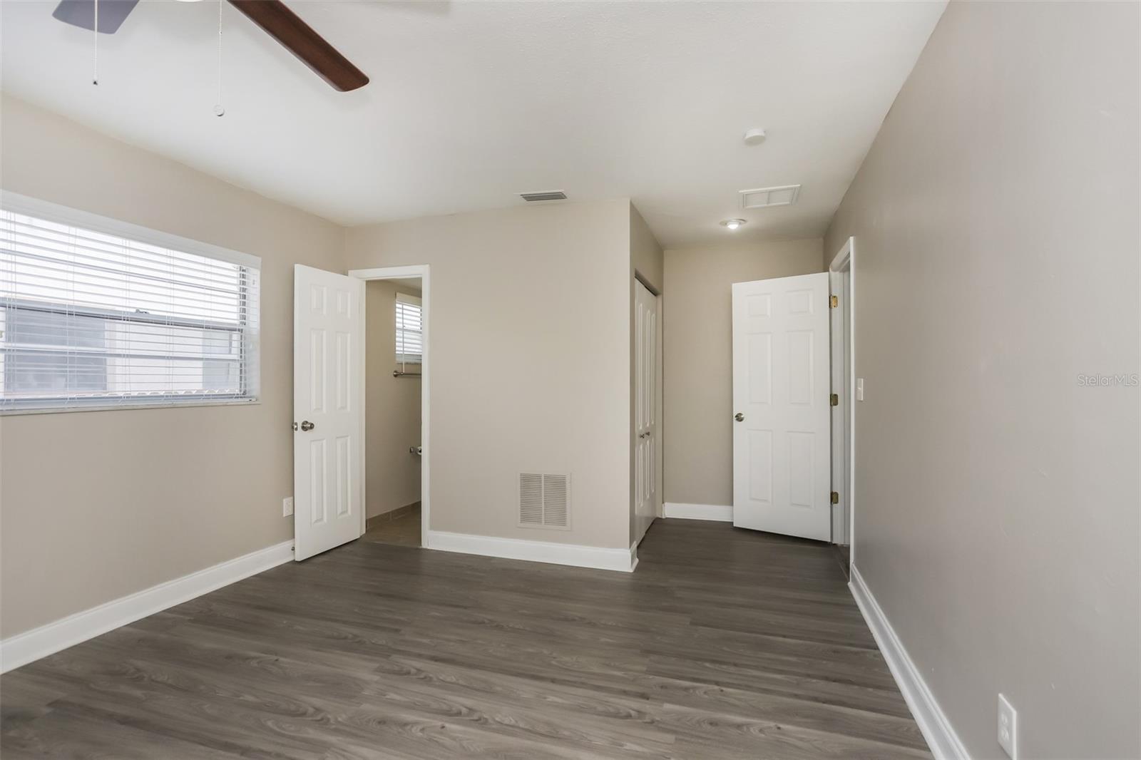 1827 MASSACHUSETTS AVE NE, ST PETERSBURG, FL, 33703