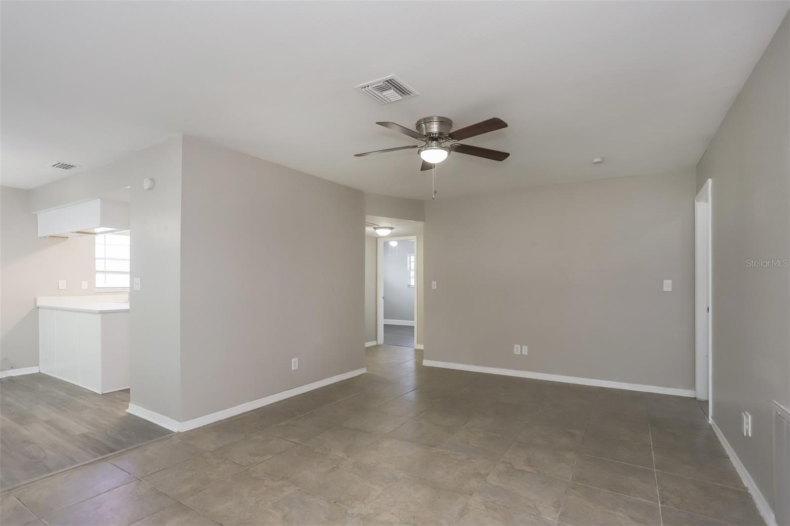 1827 MASSACHUSETTS AVE NE, ST PETERSBURG, FL, 33703
