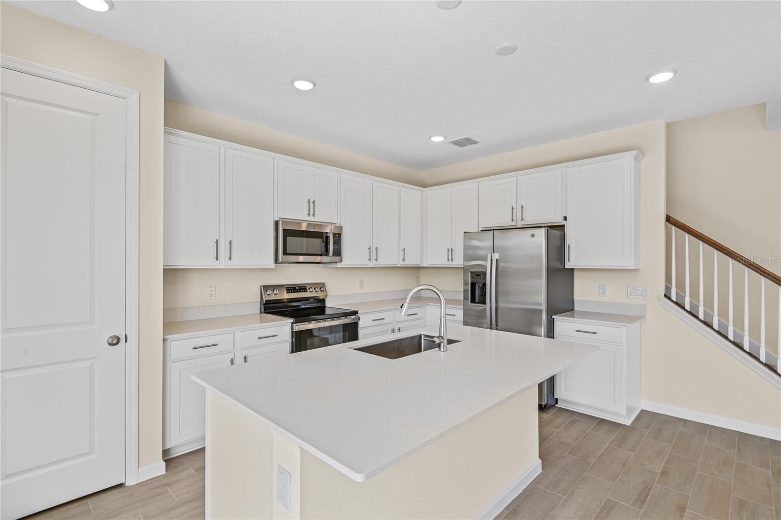 550 SUMMIT RIVER DR, APOPKA, FL, 32712