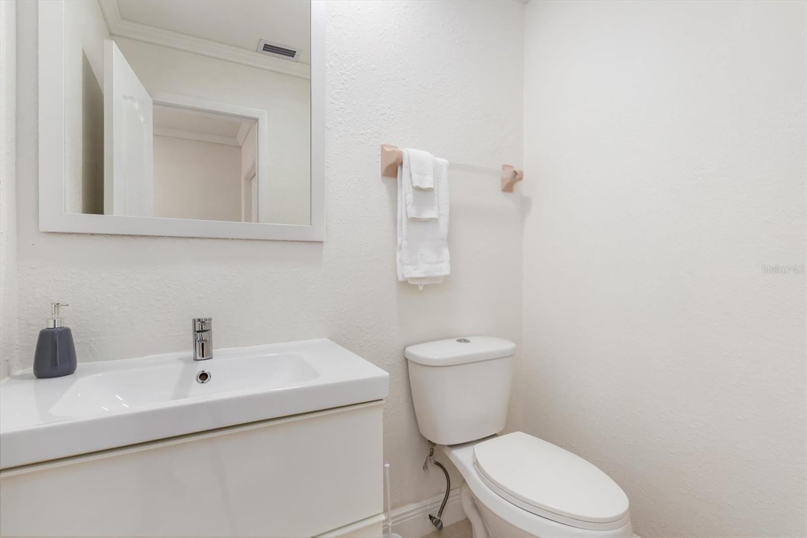 2368 PELLAM BLVD, PORT CHARLOTTE, FL, 33948
