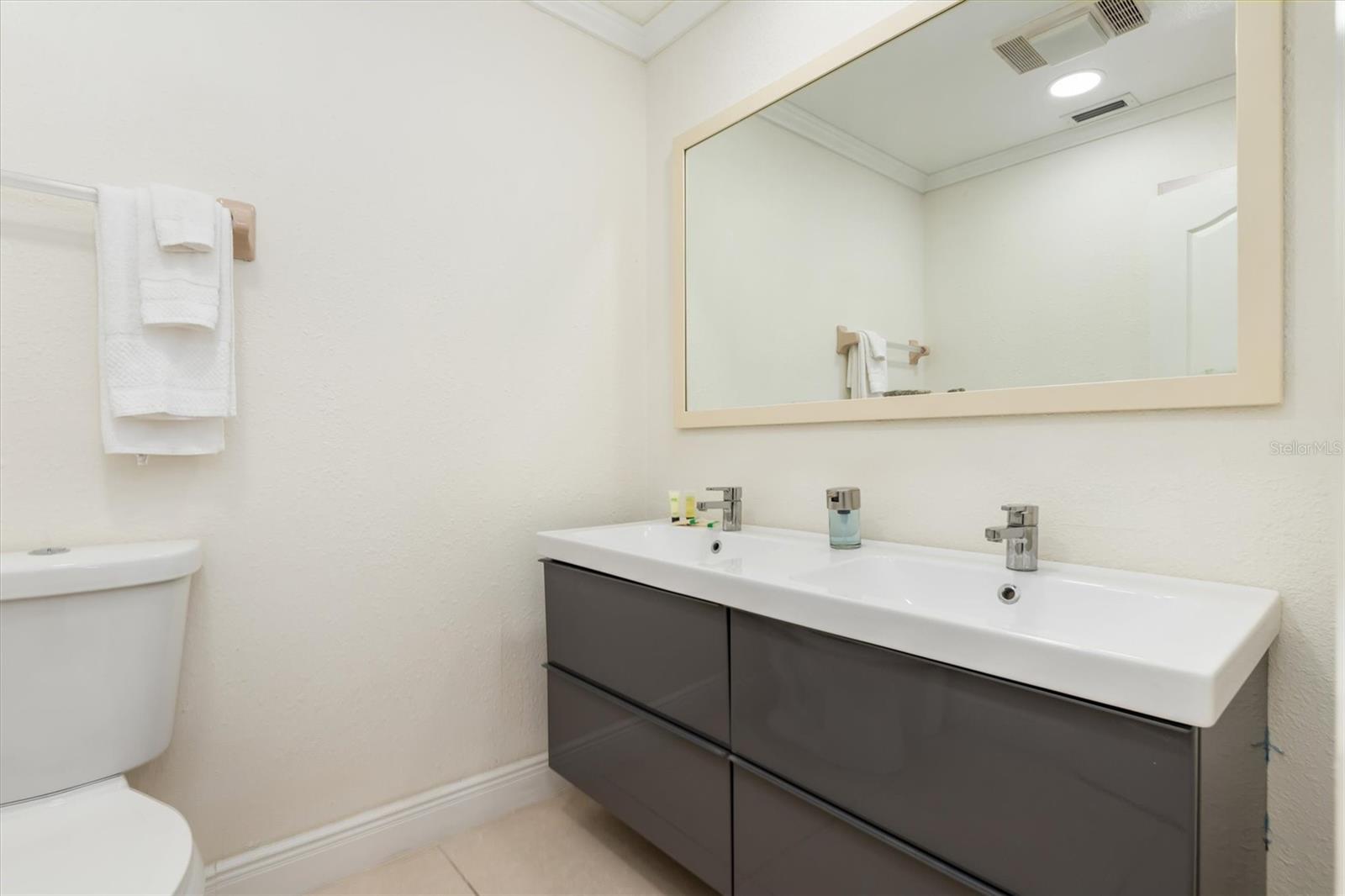 2368 PELLAM BLVD, PORT CHARLOTTE, FL, 33948