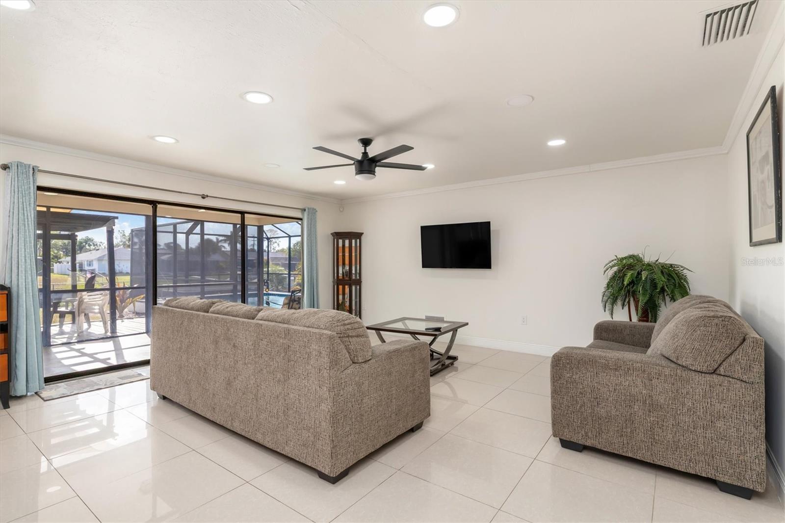2368 PELLAM BLVD, PORT CHARLOTTE, FL, 33948