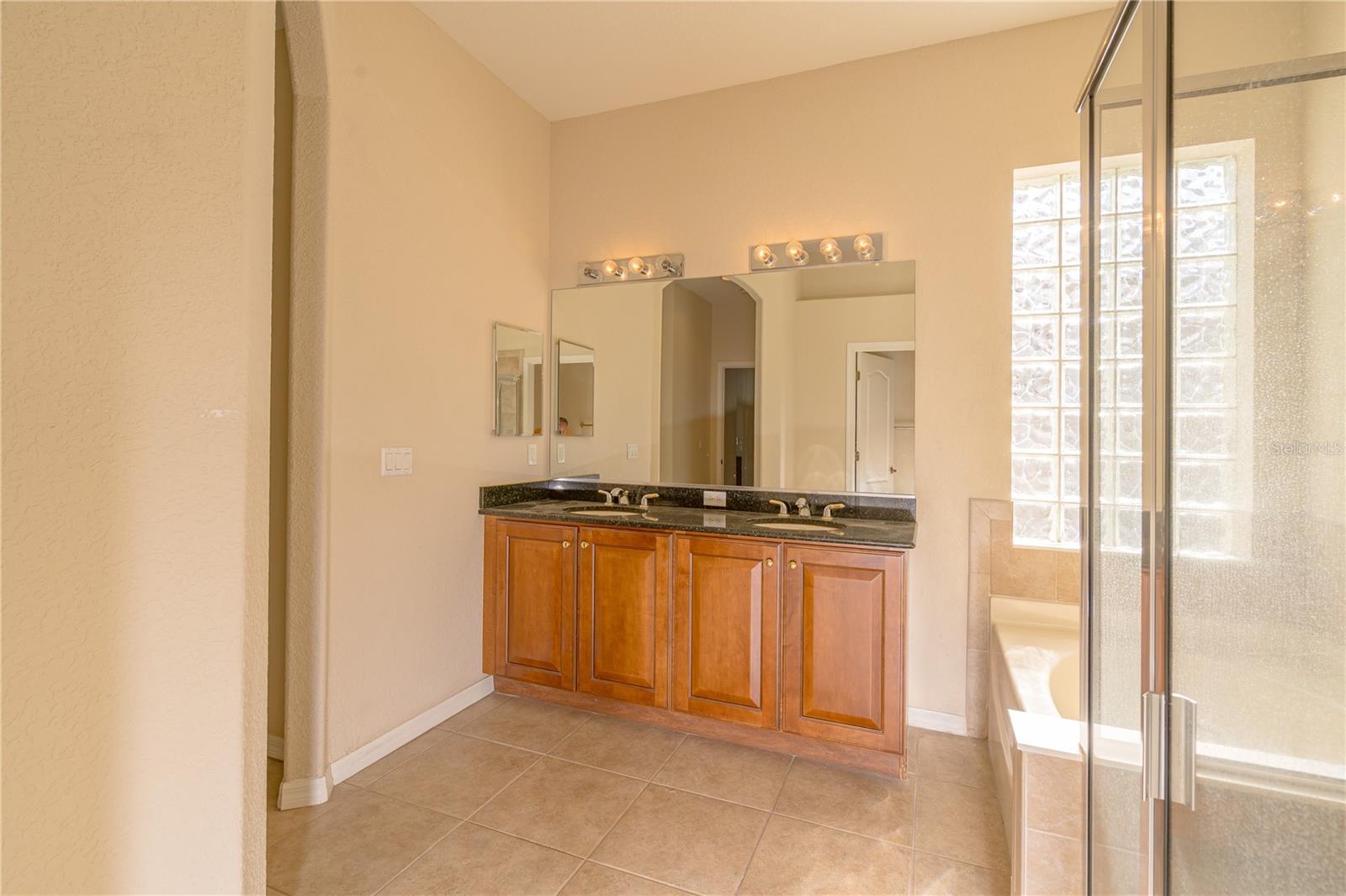 1038 EMERALD DUNES DR, SUN CITY CENTER, FL, 33573