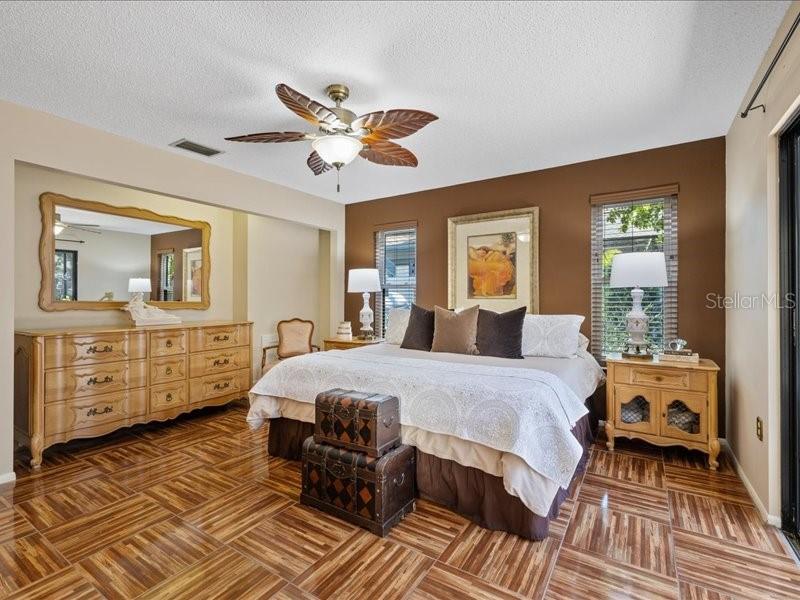 100 MORNING DOVE PL, OLDSMAR, FL, 34677