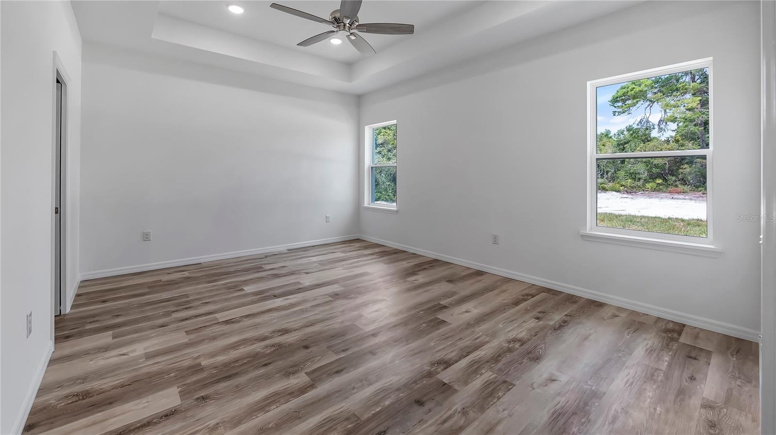 40700 E NINTH AVE, UMATILLA, FL, 32784