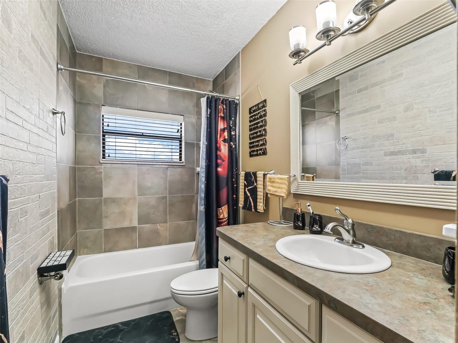 3437 E FORT KING ST #220, OCALA, FL, 34470