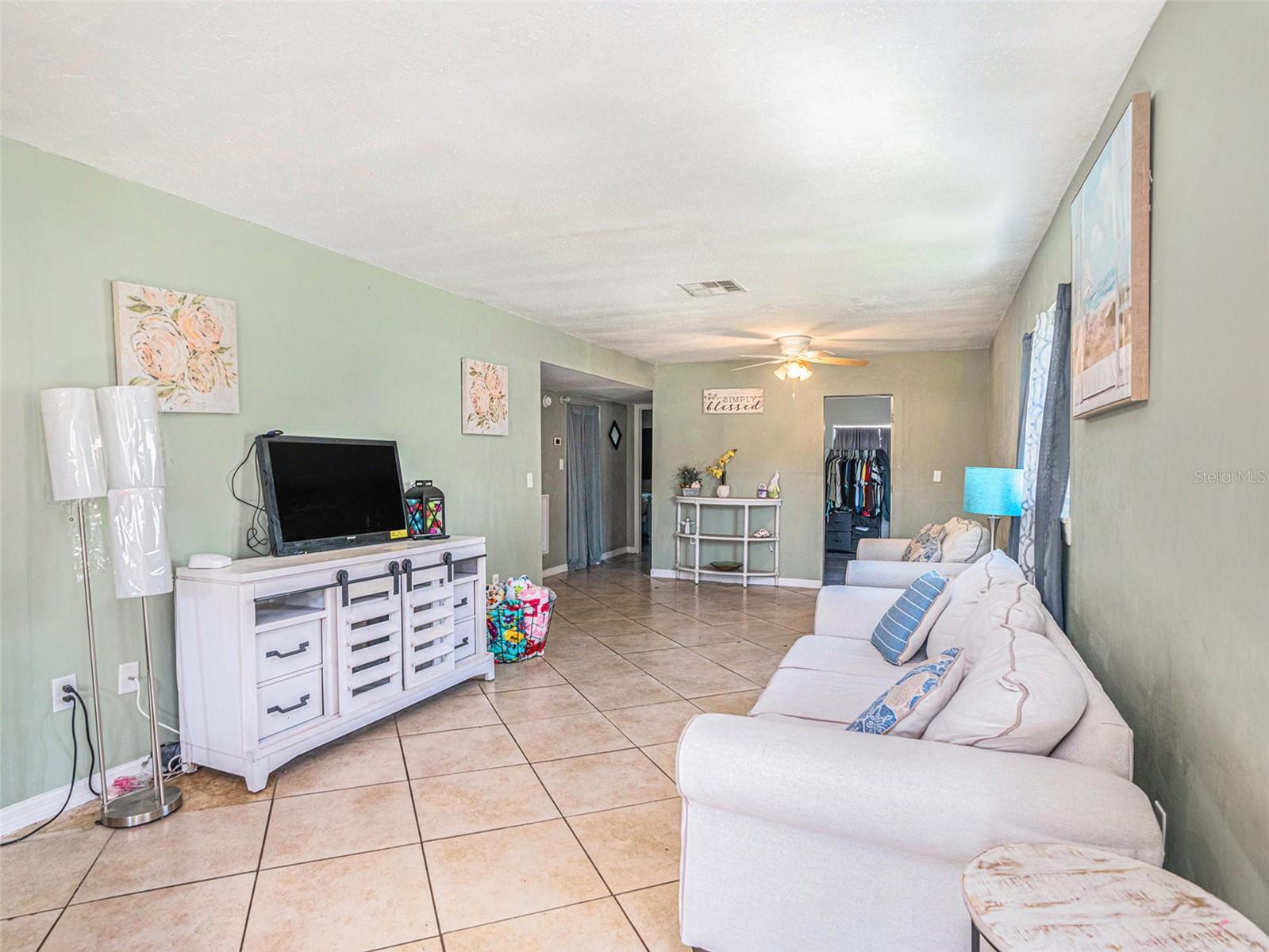4301 LONGSHORE DR, LAND O LAKES, FL, 34639