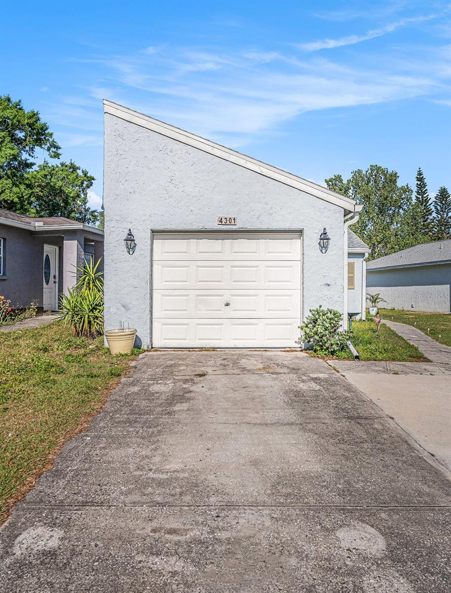 4301 LONGSHORE DR, LAND O LAKES, FL, 34639
