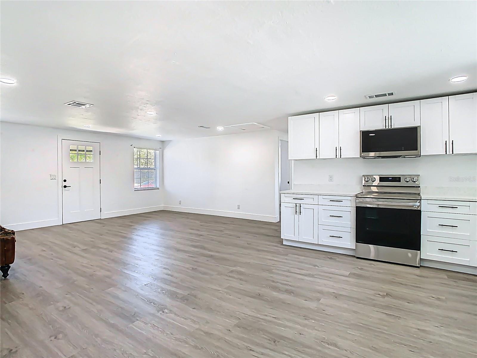 1209 W CAMELLIA DR, BRANDON, FL, 33510