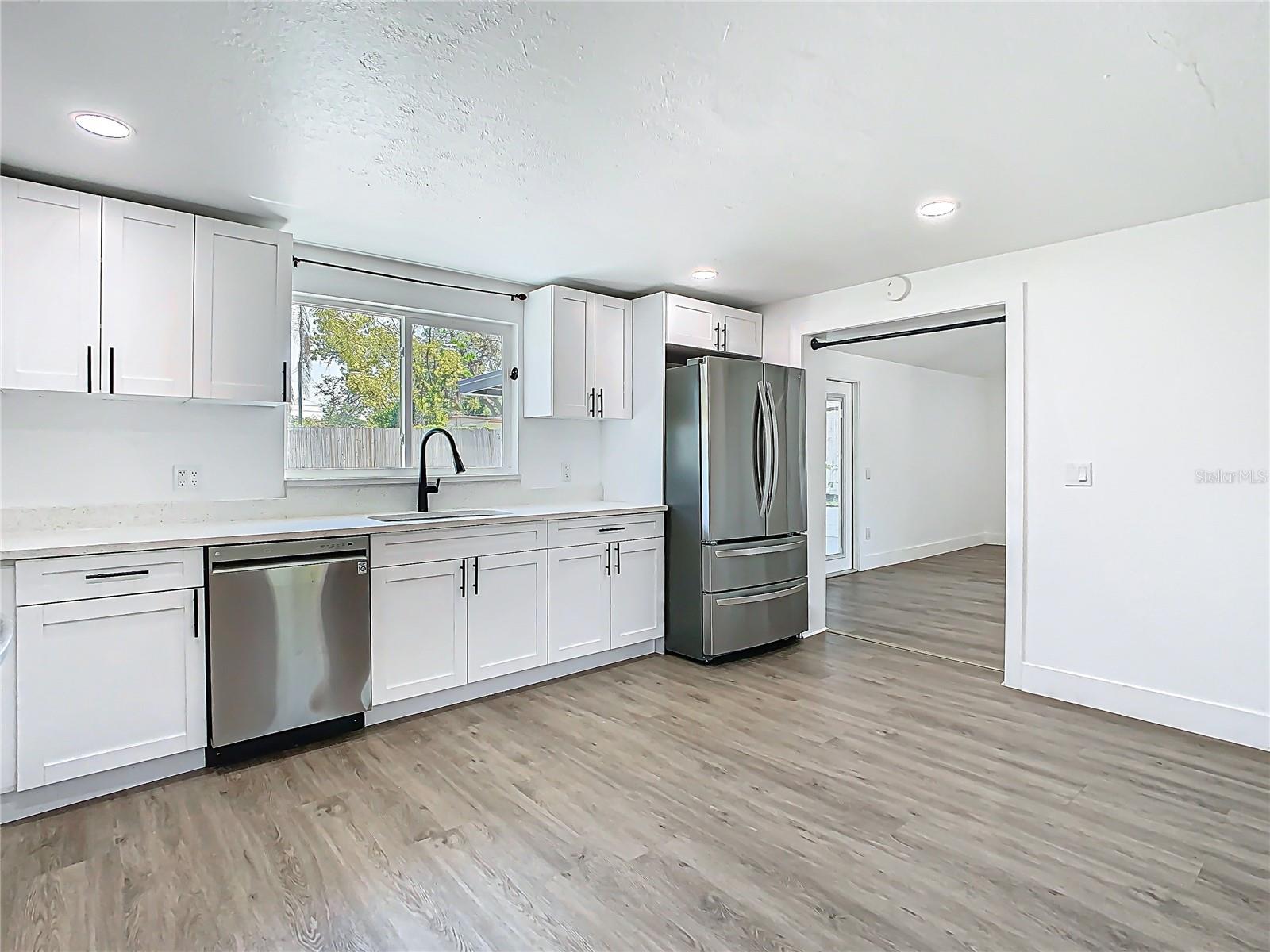 1209 W CAMELLIA DR, BRANDON, FL, 33510