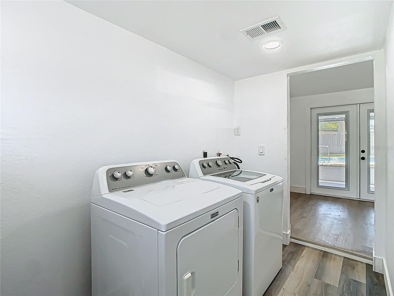 1209 W CAMELLIA DR, BRANDON, FL, 33510