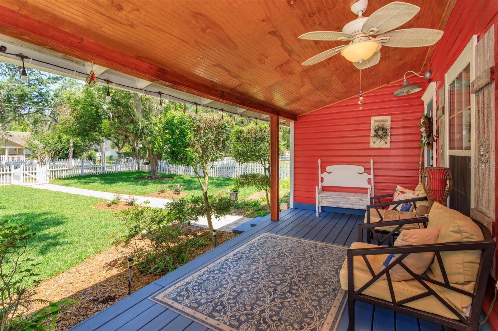 1010 N CLAYTON ST, MOUNT DORA, FL, 32757