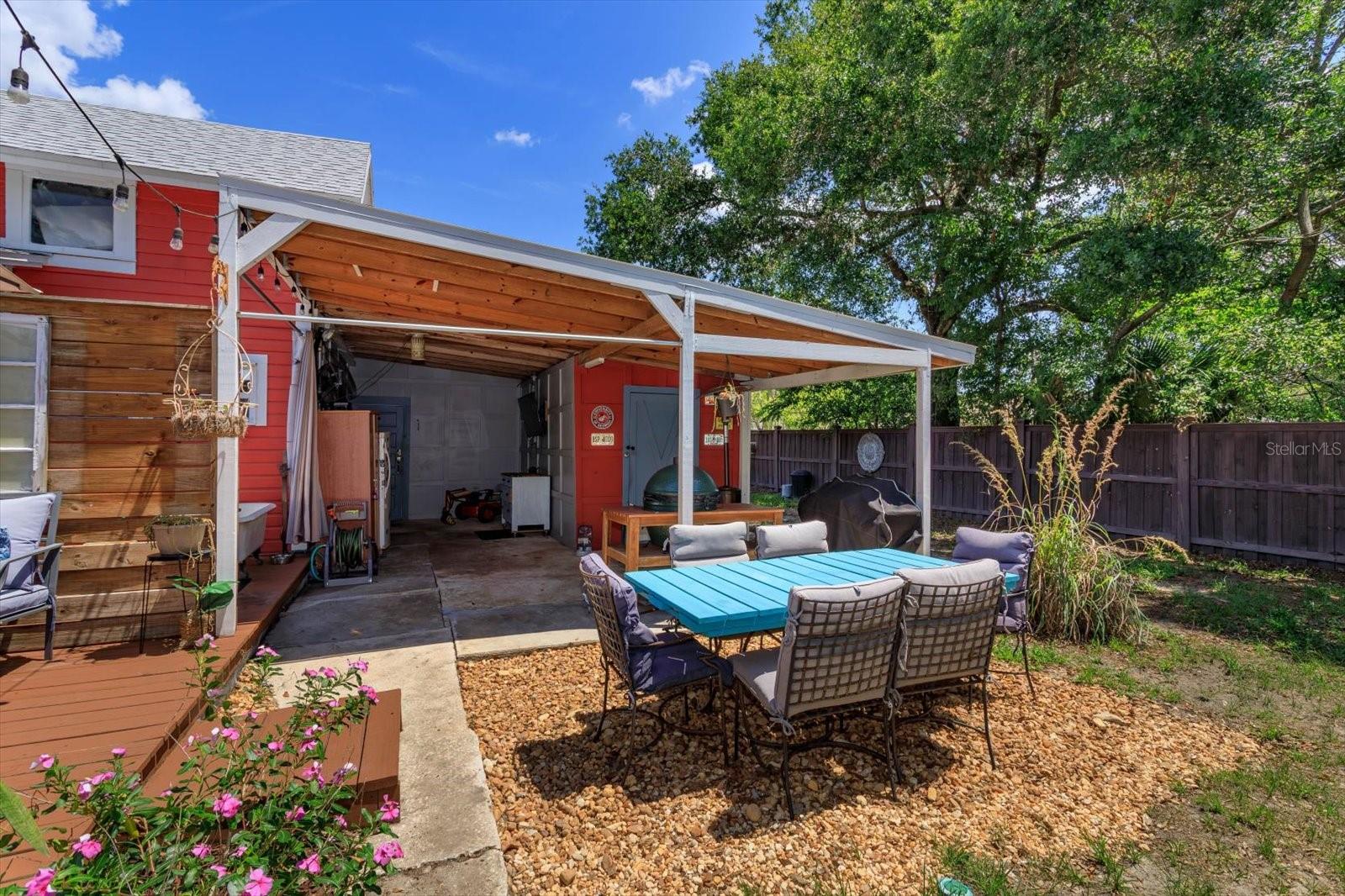 1010 N CLAYTON ST, MOUNT DORA, FL, 32757