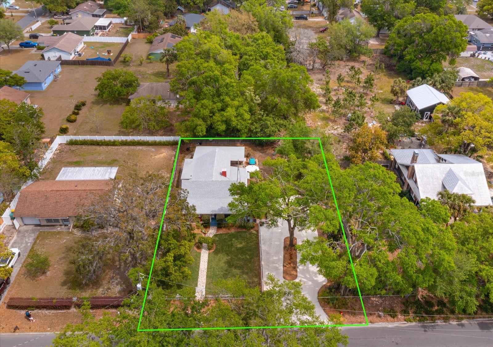 1010 N CLAYTON ST, MOUNT DORA, FL, 32757