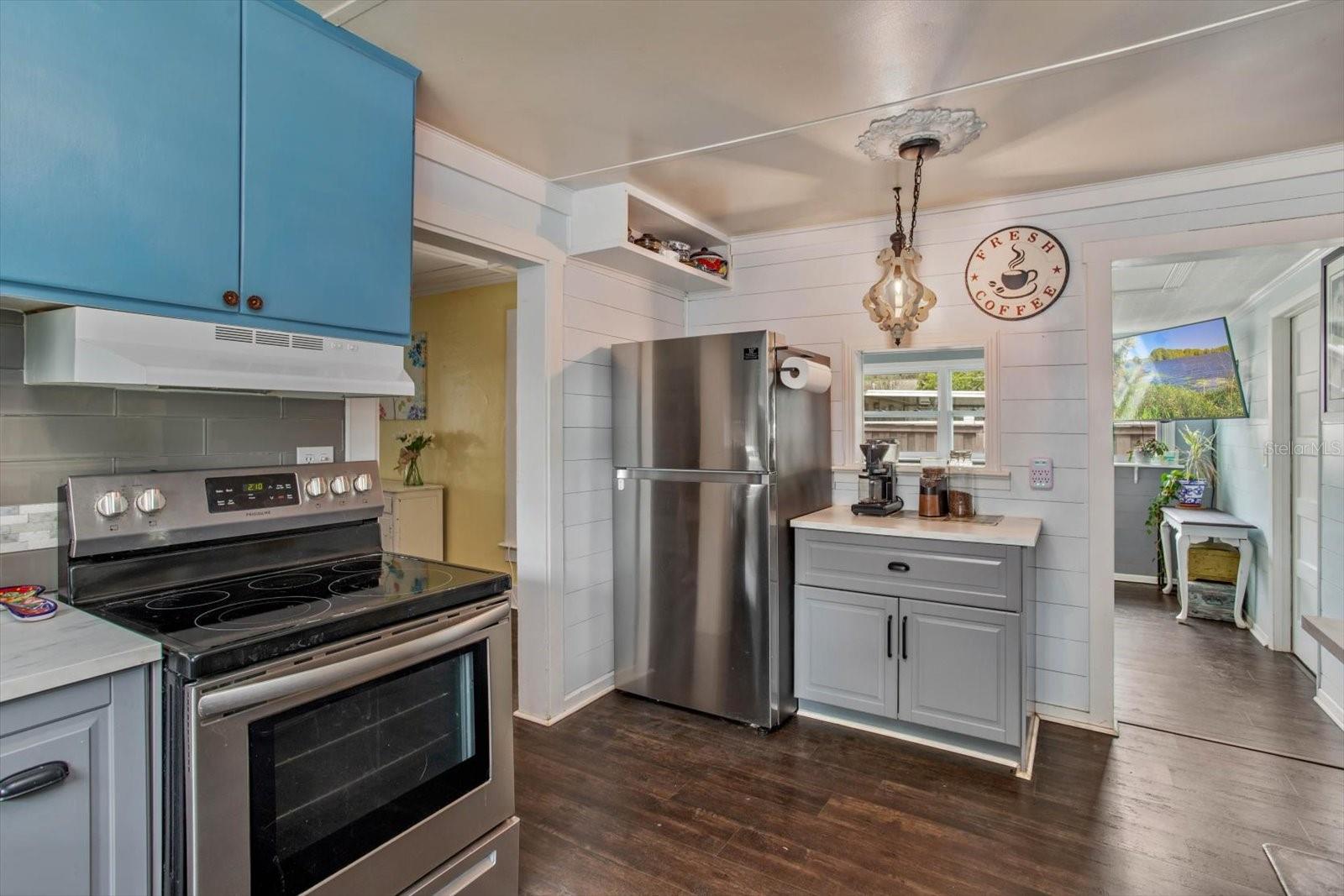 1010 N CLAYTON ST, MOUNT DORA, FL, 32757