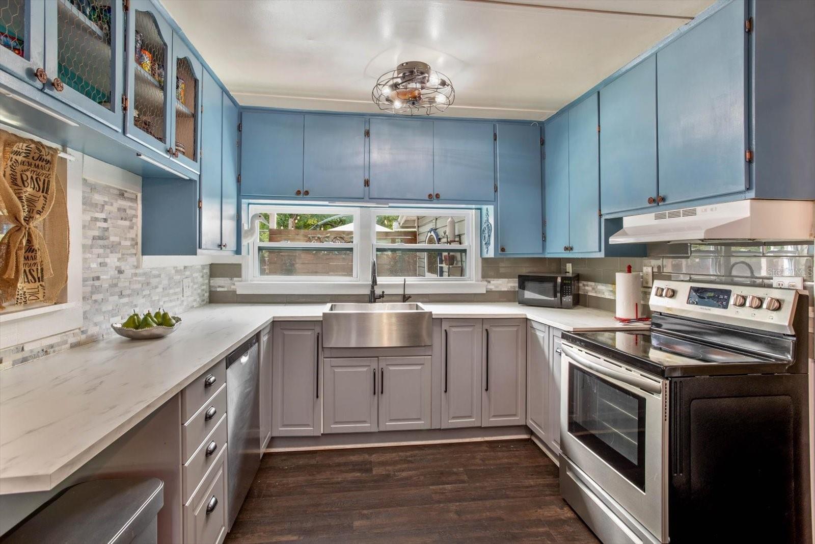 1010 N CLAYTON ST, MOUNT DORA, FL, 32757