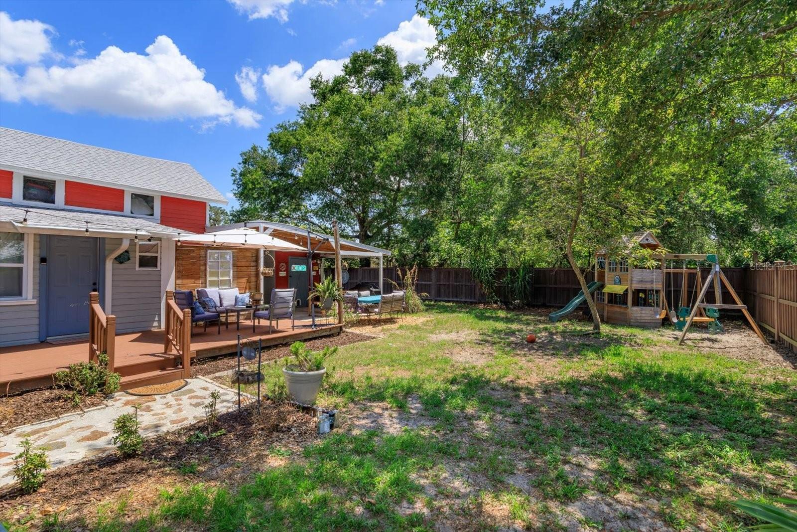 1010 N CLAYTON ST, MOUNT DORA, FL, 32757