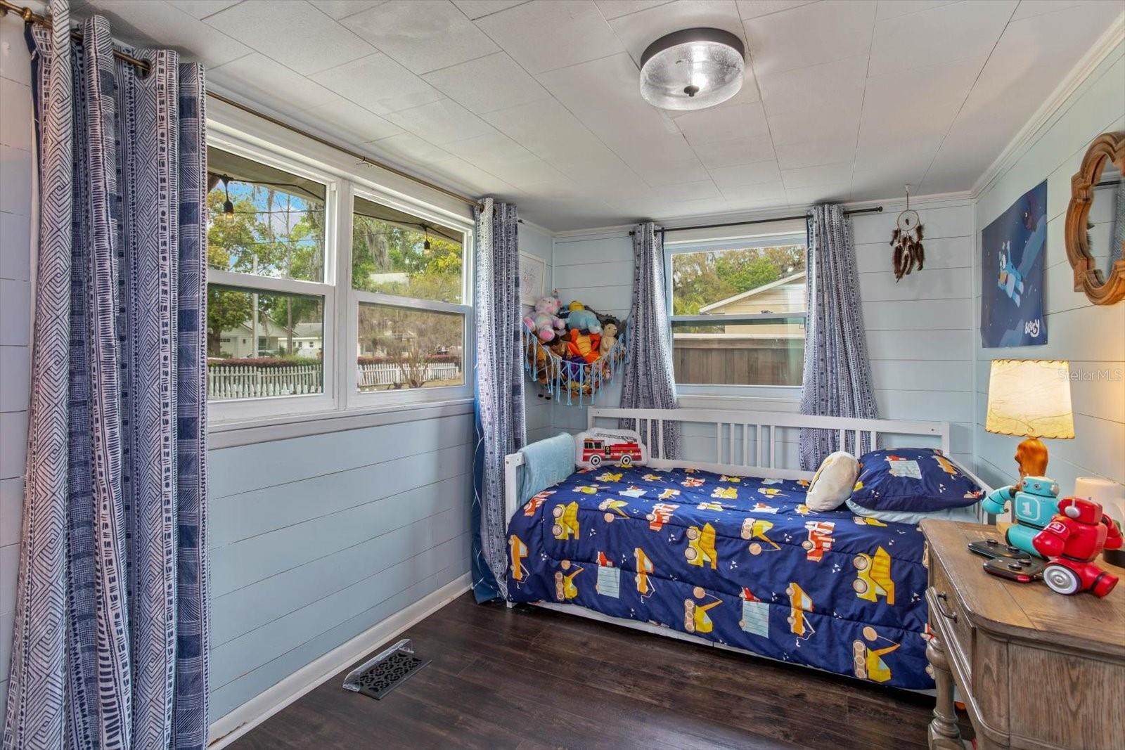 1010 N CLAYTON ST, MOUNT DORA, FL, 32757