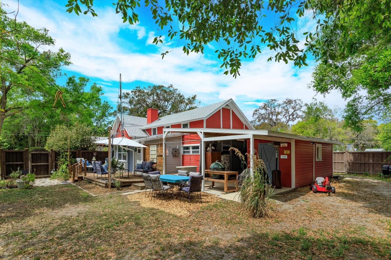 1010 N CLAYTON ST, MOUNT DORA, FL, 32757