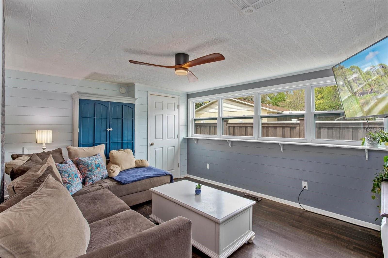 1010 N CLAYTON ST, MOUNT DORA, FL, 32757