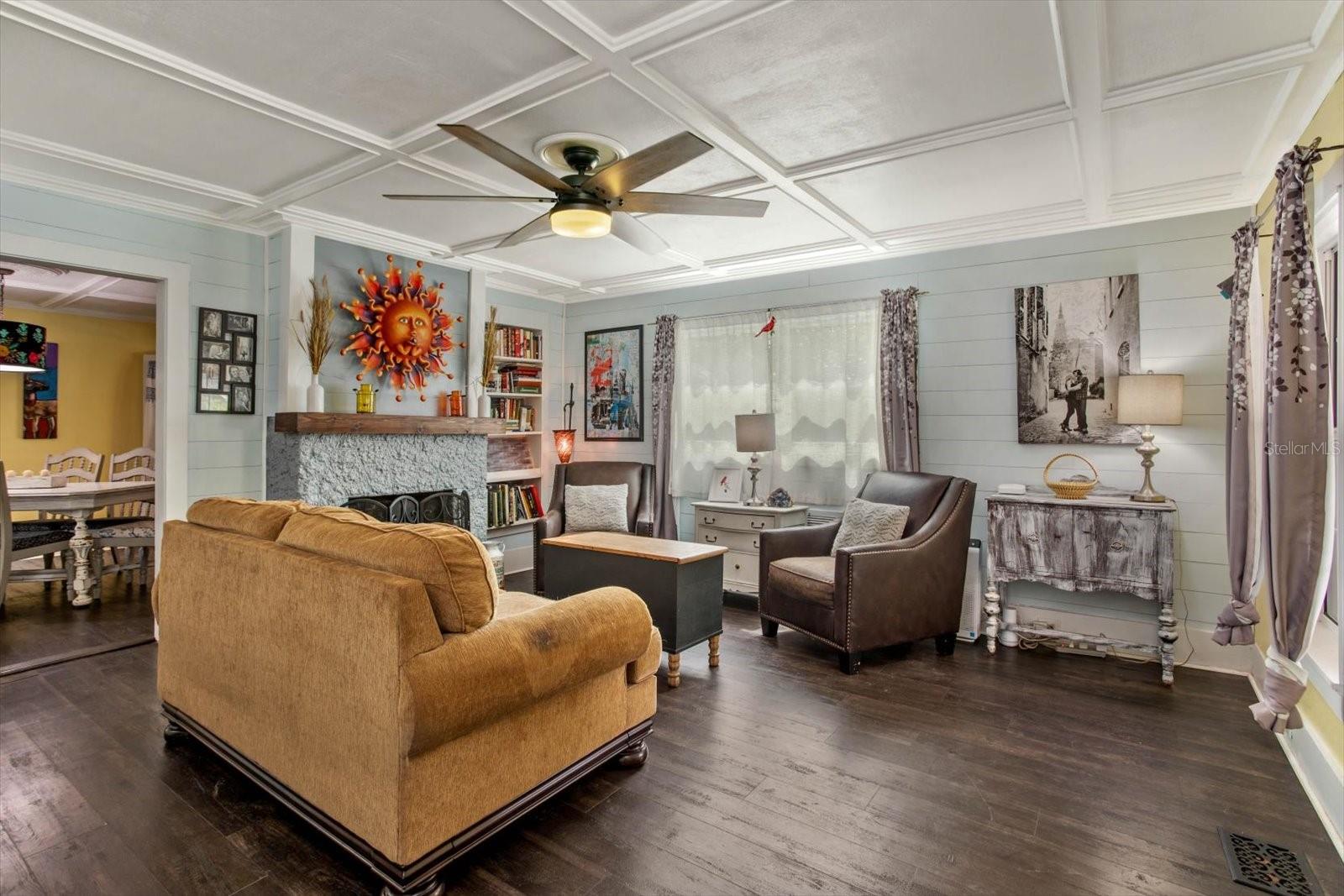 1010 N CLAYTON ST, MOUNT DORA, FL, 32757