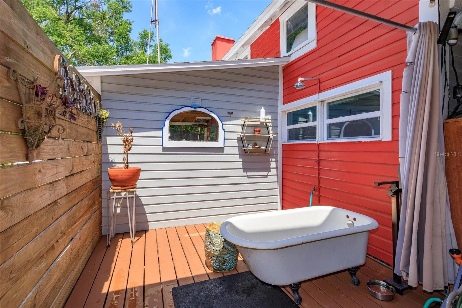 1010 N CLAYTON ST, MOUNT DORA, FL, 32757