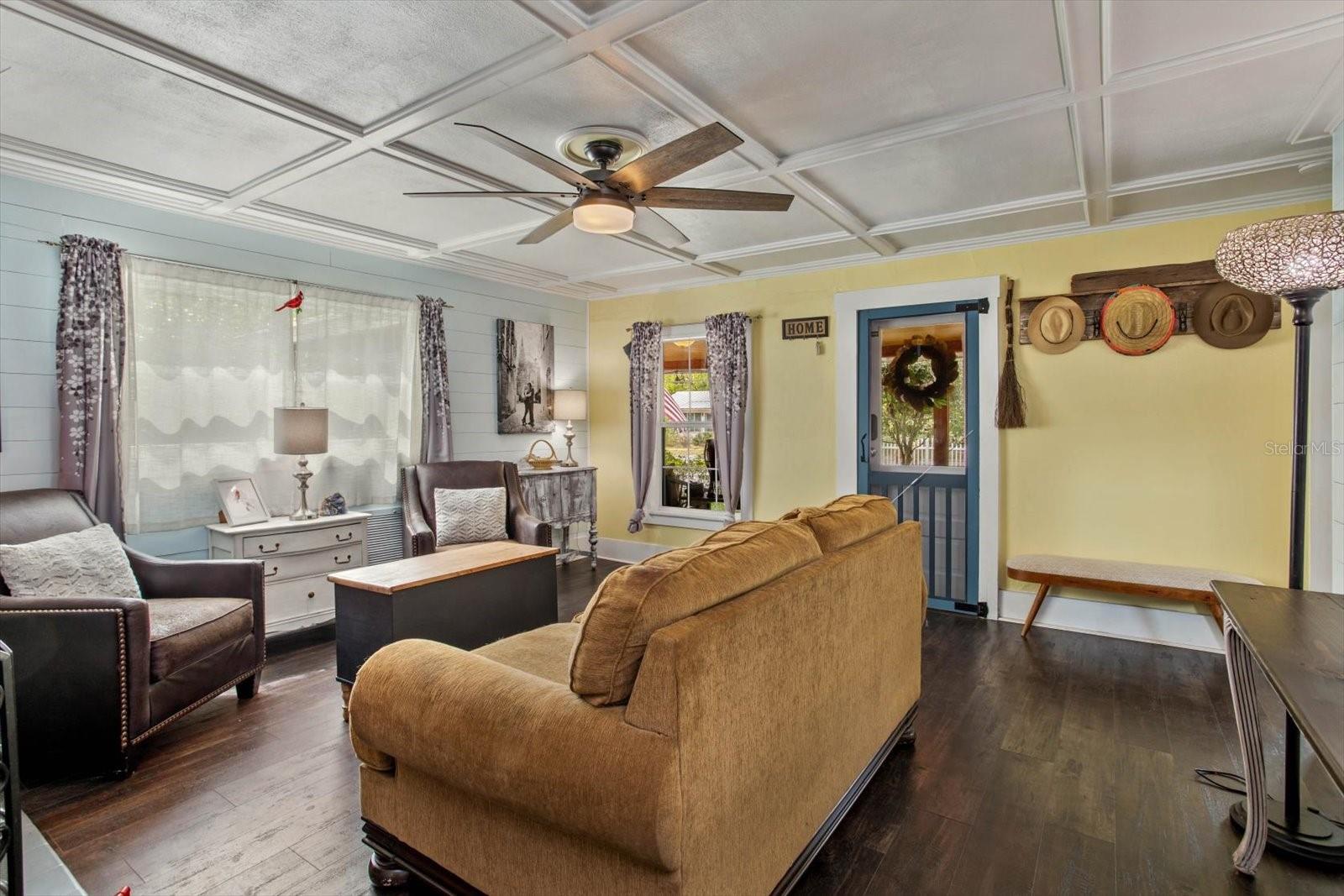 1010 N CLAYTON ST, MOUNT DORA, FL, 32757