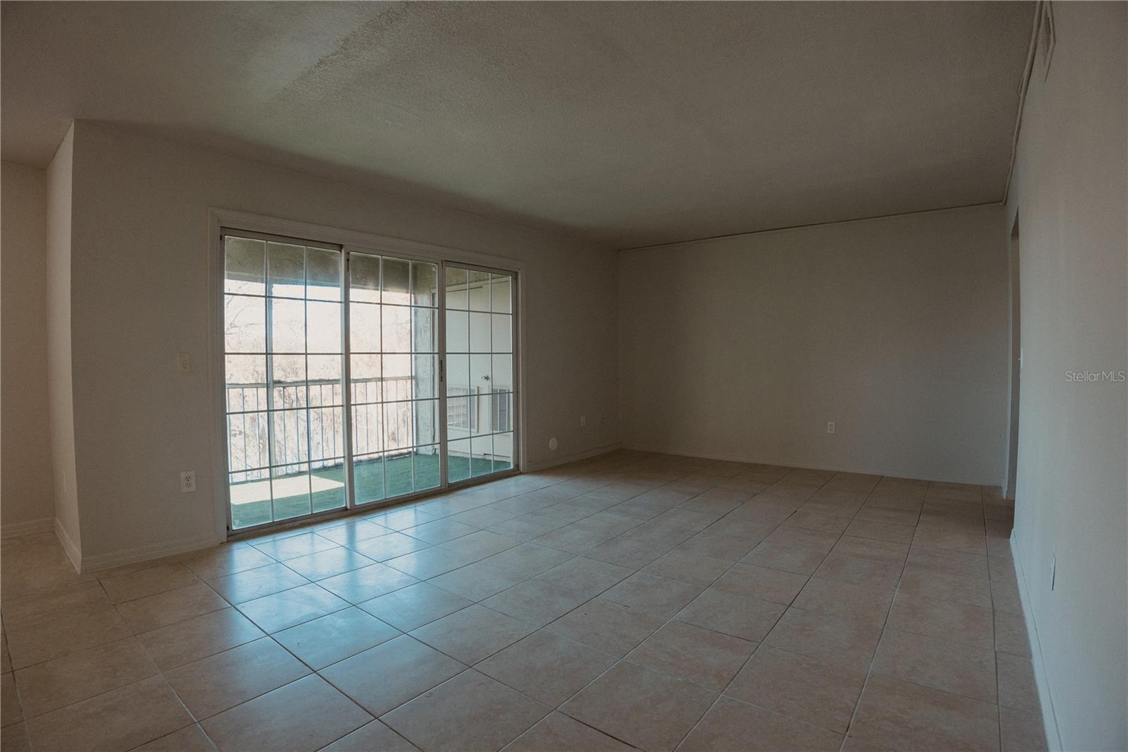 4162 VERSAILLES DR #4162D, ORLANDO, FL, 32808