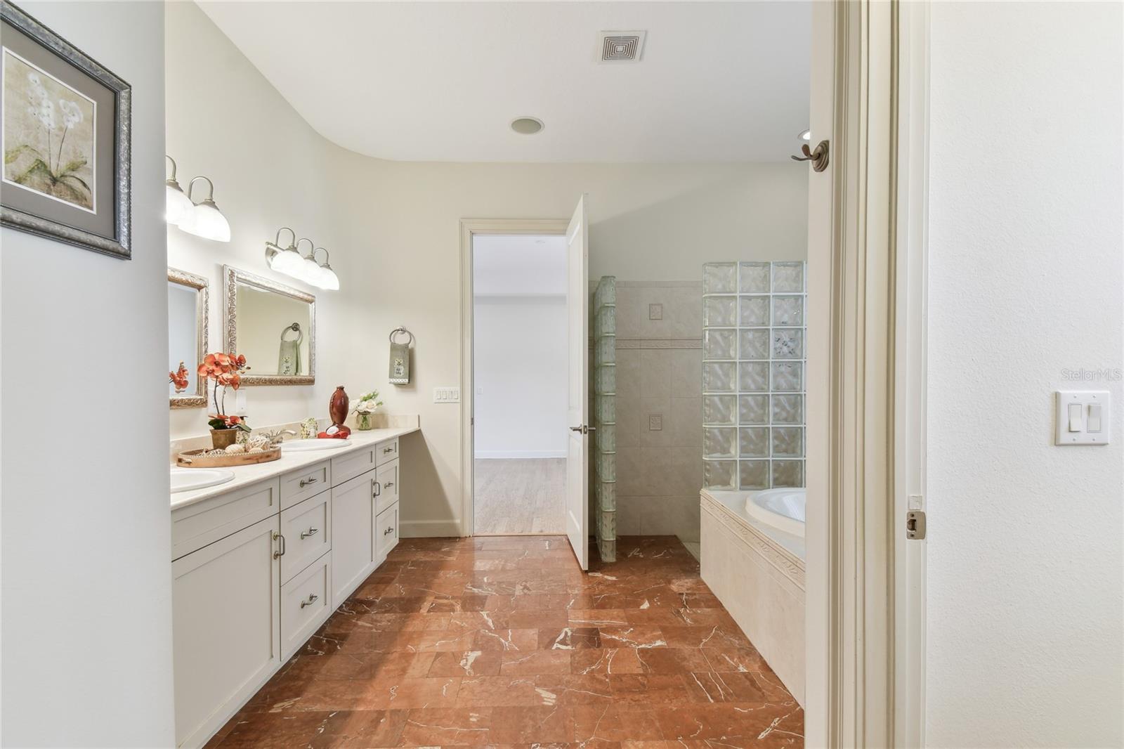 18502 KEYSTONE MANOR RD, ODESSA, FL, 33556