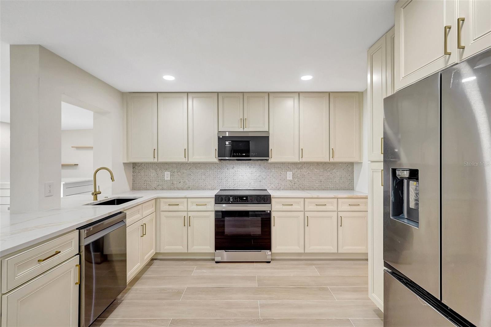 16153 GARDENDALE DR, TAMPA, FL, 33624