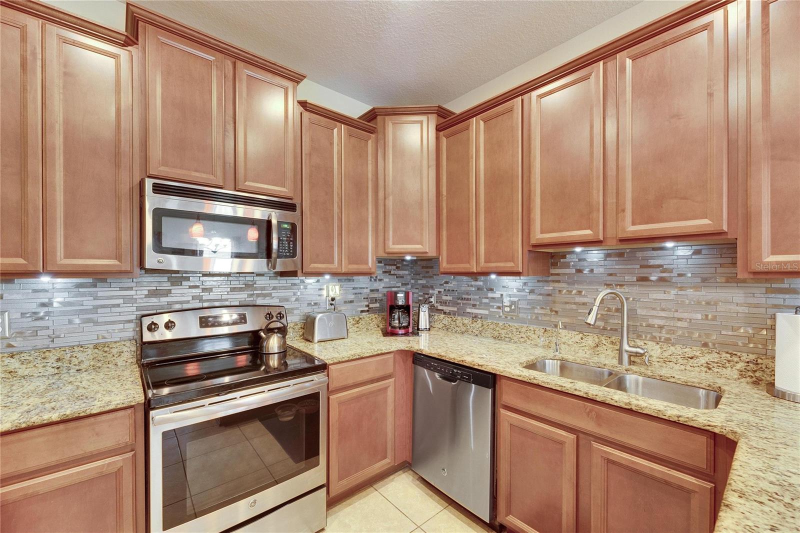 2019 HAWKS ISLAND DR, RUSKIN, FL, 33570