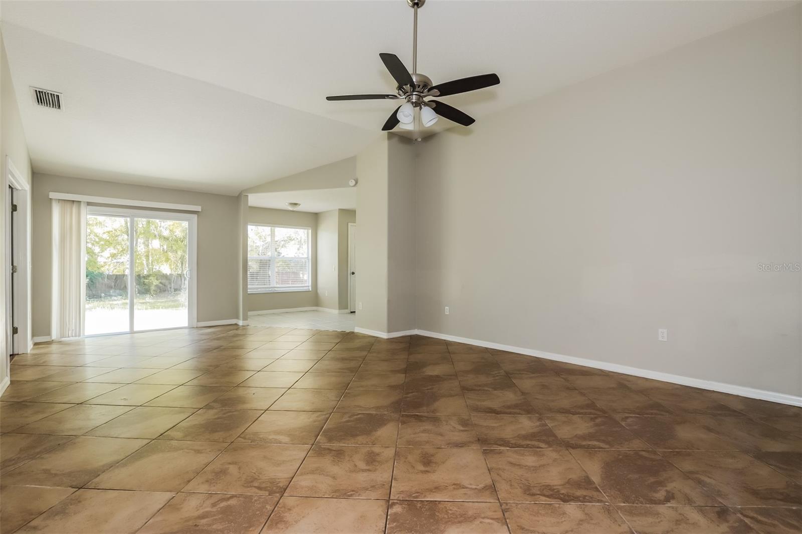 3459 E LAKE DR, LAND O LAKES, FL, 34639