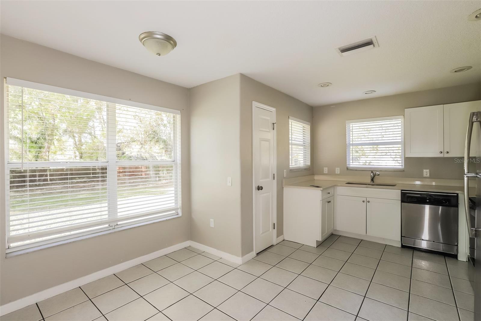 3459 E LAKE DR, LAND O LAKES, FL, 34639