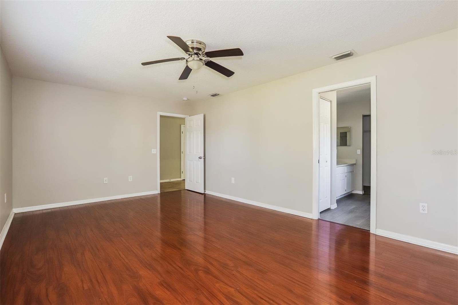 3459 E LAKE DR, LAND O LAKES, FL, 34639