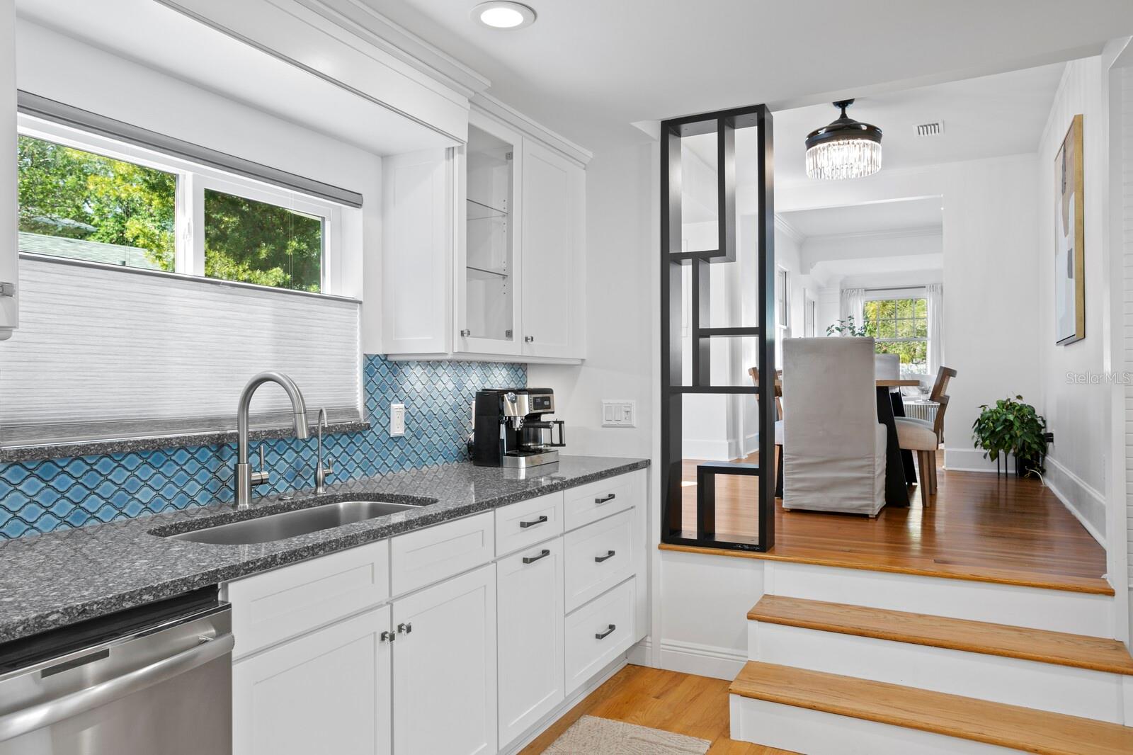 1617 OAK ST NE, ST PETERSBURG, FL, 33704