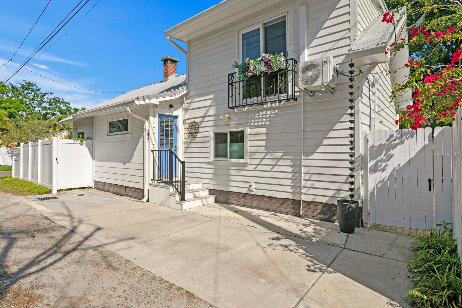 1617 OAK ST NE, ST PETERSBURG, FL, 33704
