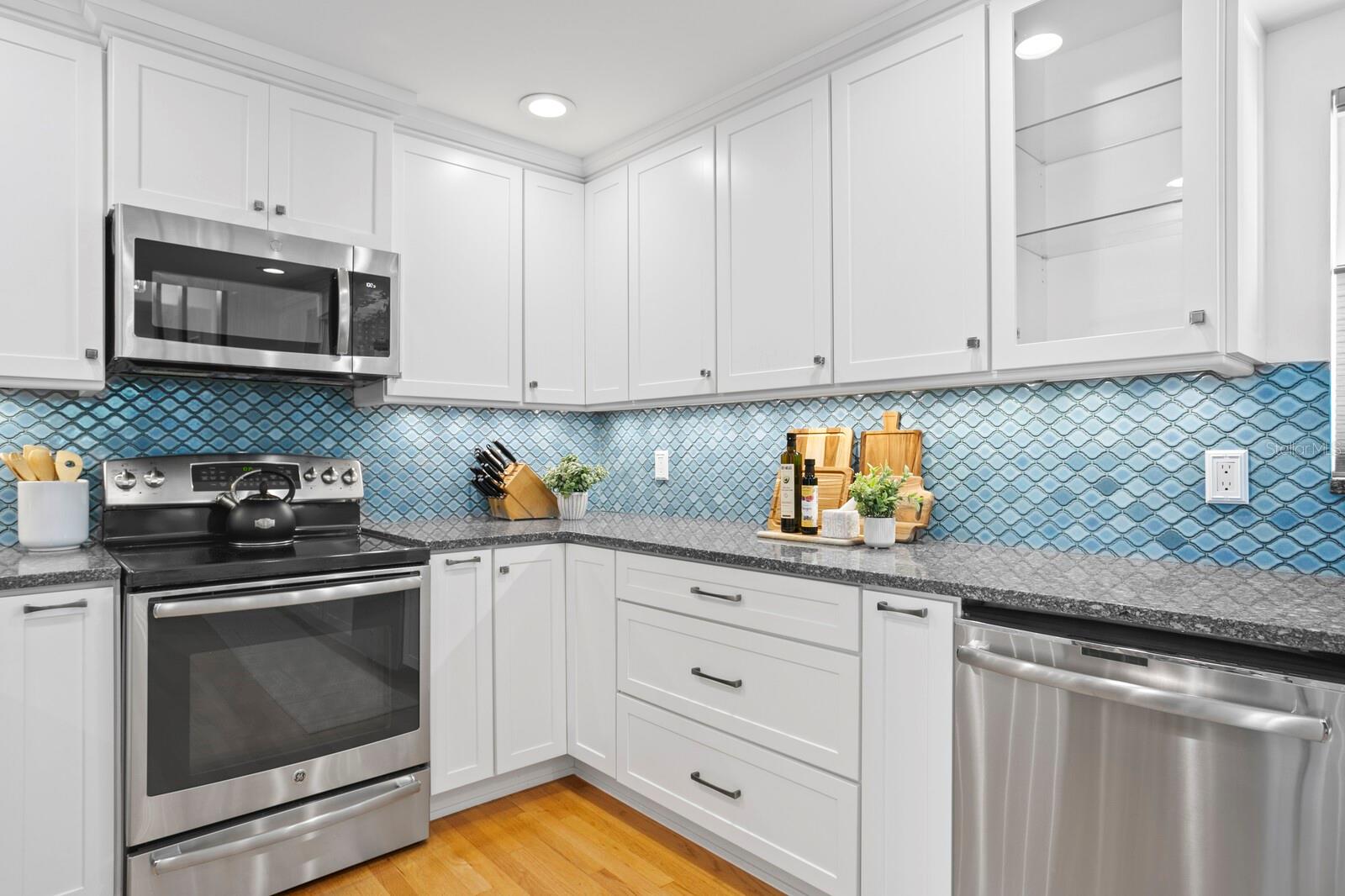 1617 OAK ST NE, ST PETERSBURG, FL, 33704