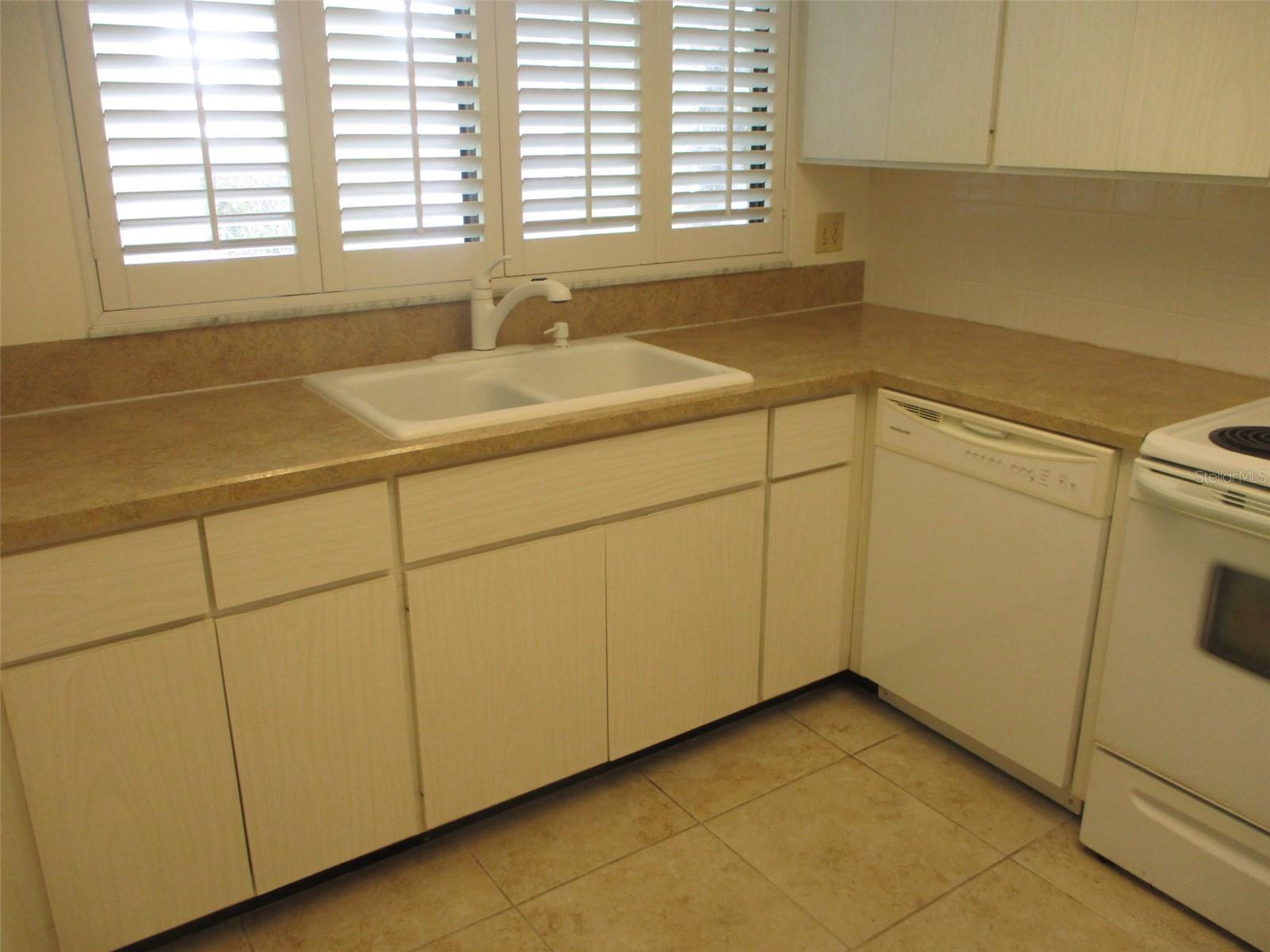 6703 MIDNIGHT PASS RD #116, SARASOTA, FL, 34242