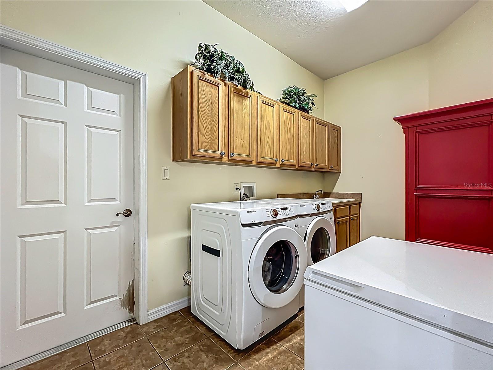 25545 LAUREL VALLEY RD, LEESBURG, FL, 34748