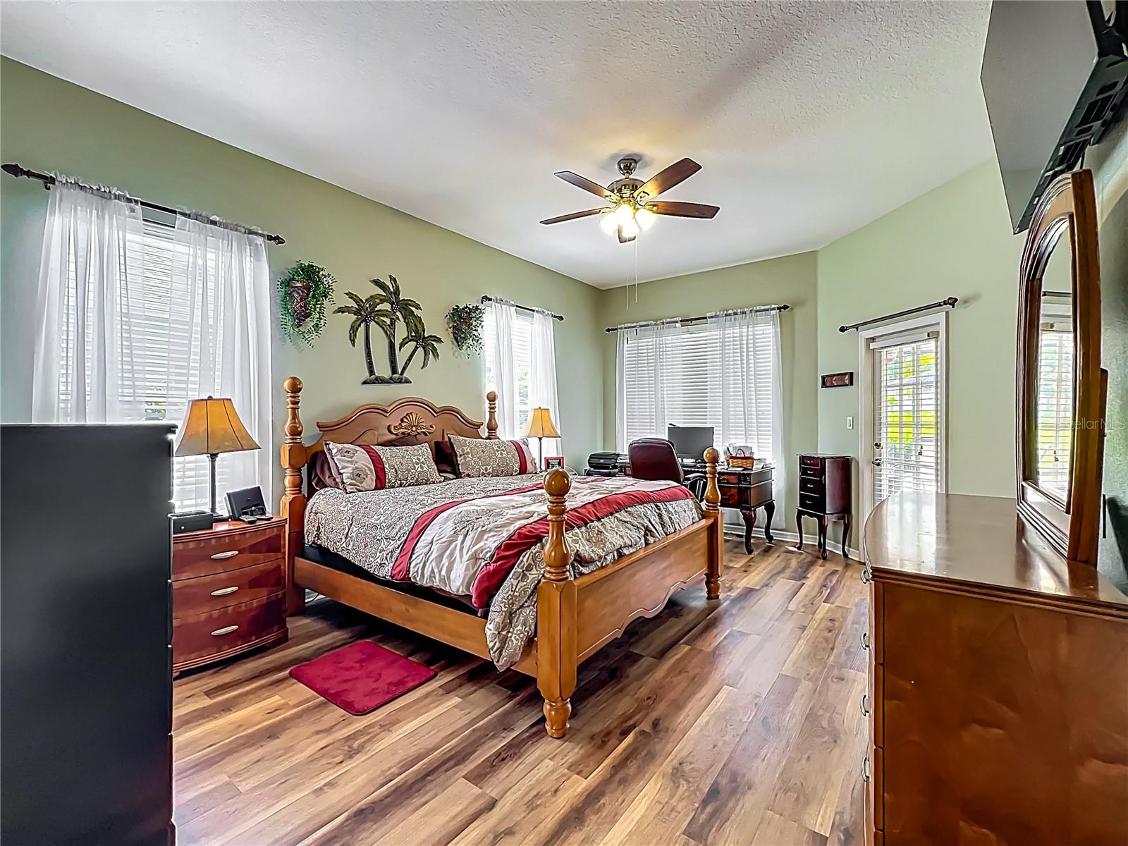 25545 LAUREL VALLEY RD, LEESBURG, FL, 34748