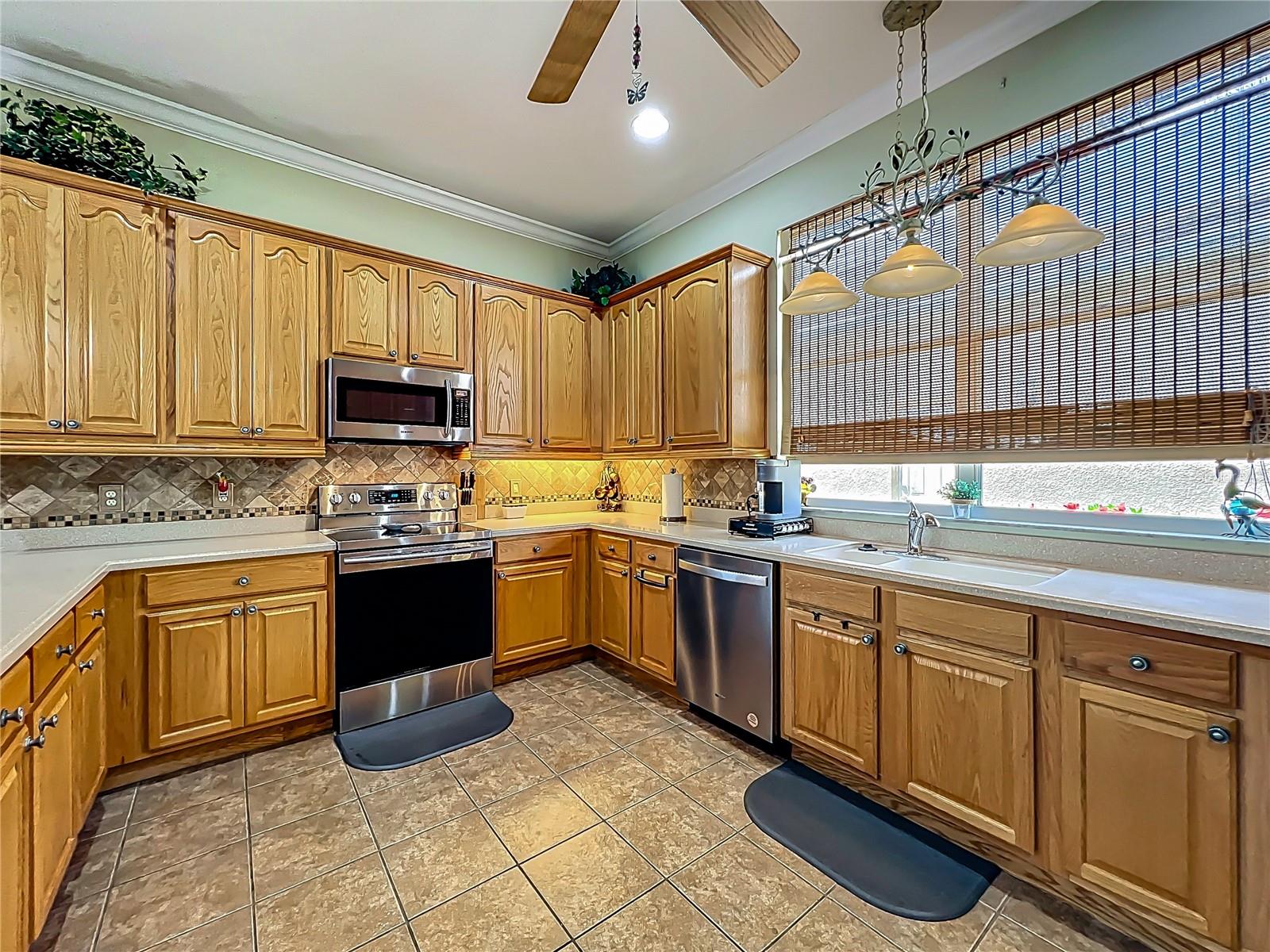 25545 LAUREL VALLEY RD, LEESBURG, FL, 34748