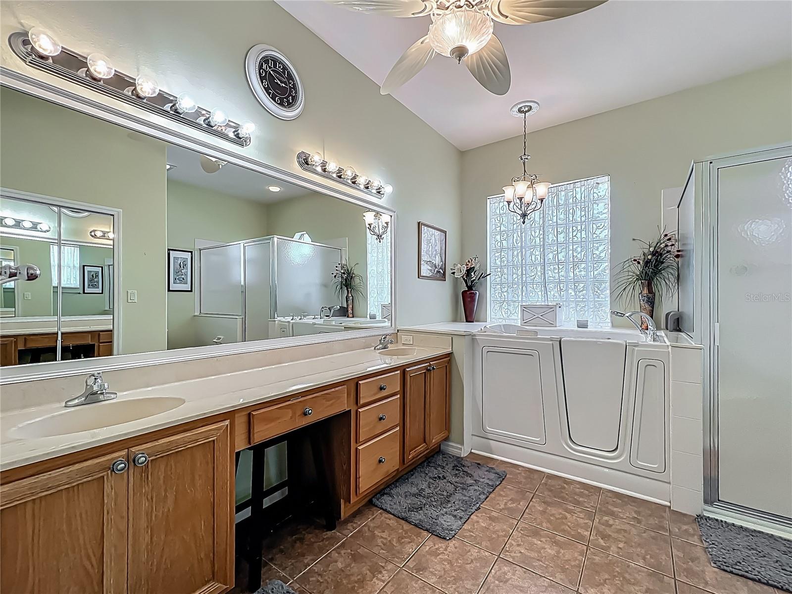 25545 LAUREL VALLEY RD, LEESBURG, FL, 34748