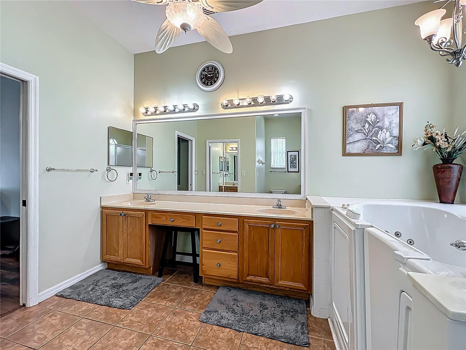 25545 LAUREL VALLEY RD, LEESBURG, FL, 34748